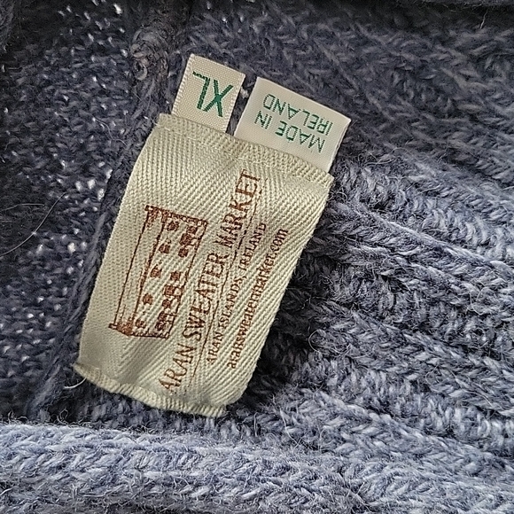 Aran Sweater Market made in Ireland 100% merino wool cable knit vest - Picture 4 of 8